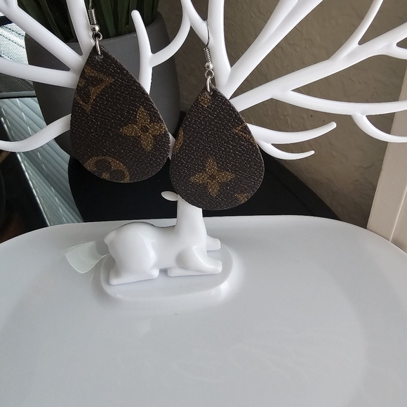 Stylish Fashion Dangle Earrings - Picture 5 of 7